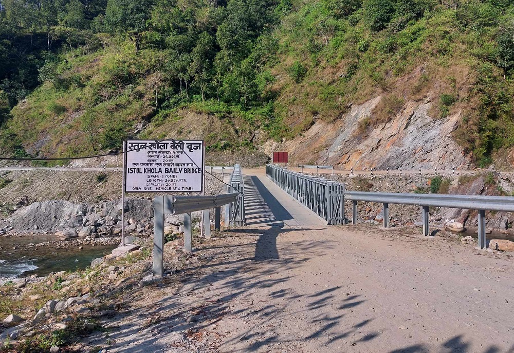 गोरखाको स्तुल खोलामा बेलीब्रिज   